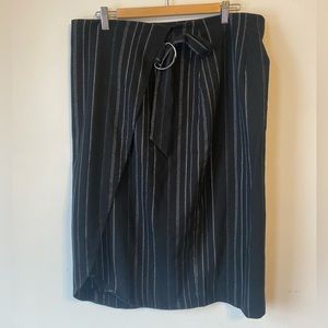 Leith XL black pinstripe skirt with belted detail